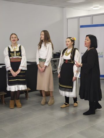 595680757_1354169619774710_4515993751621269392_n